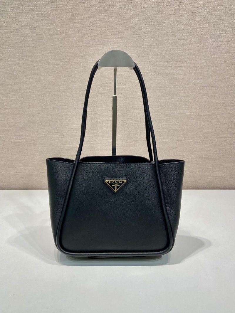 Pra*a bucket bags